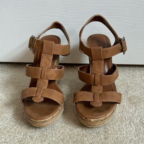 CALL IT SPRING Tan/ Nude Wedge Heels - Picture 1 of 5